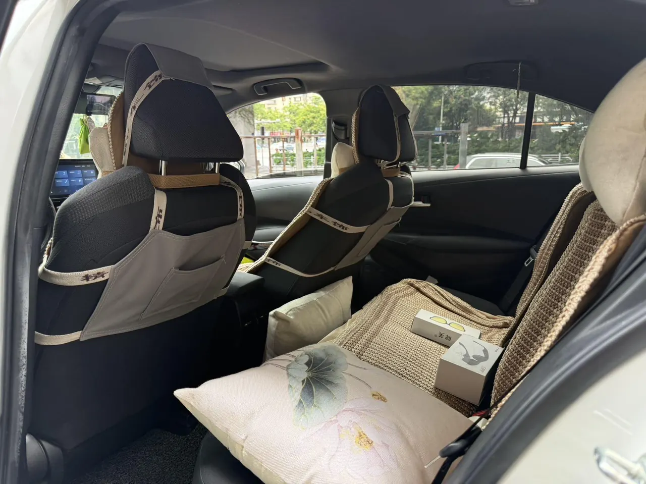 Toyota 2022 Lei Ling Shuangqing 1.8H Stepless Deluxe Edition Automatic Gear 8