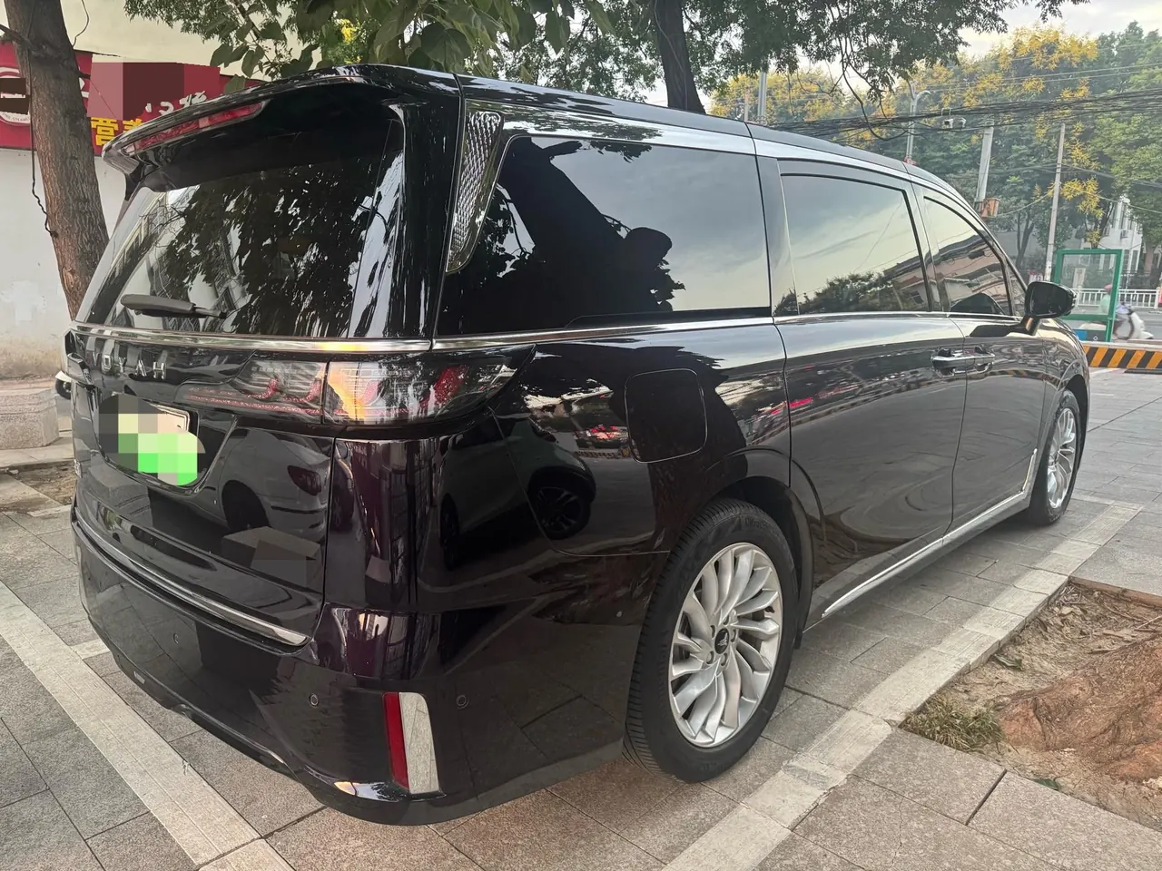 Voyah 2024 Dreamers PHEV 1.5T Long Endurance Premium Edition Automatic Gear 4