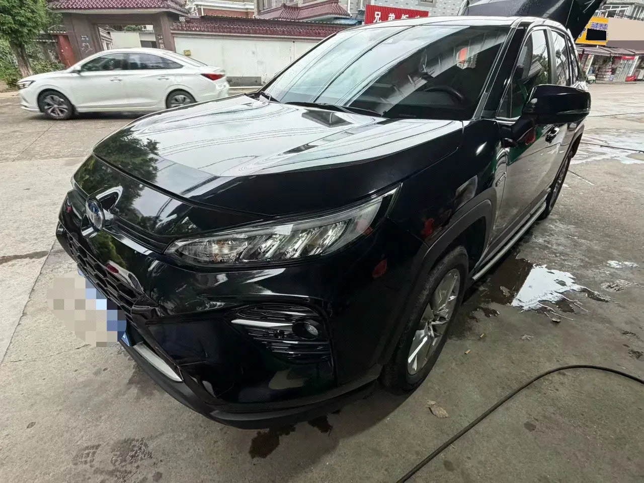 打开图片灯箱:Toyota 2020 Weilanda Dual Engine 2.5 Stepless Two-Drive Deluxe Automatic Gear