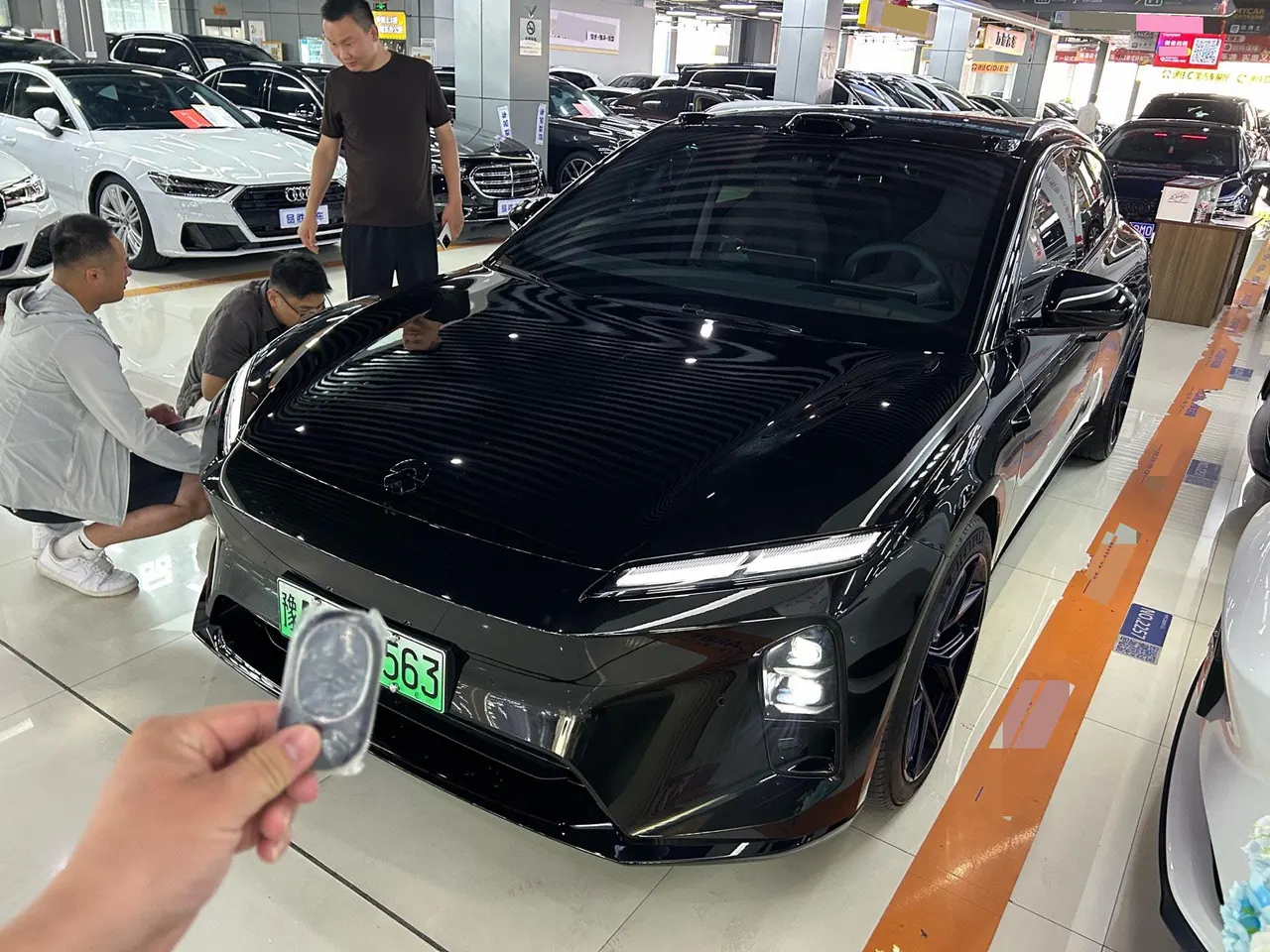 Open image lightbox: NIO 2025 ET5T 75kWh Touring automatic
