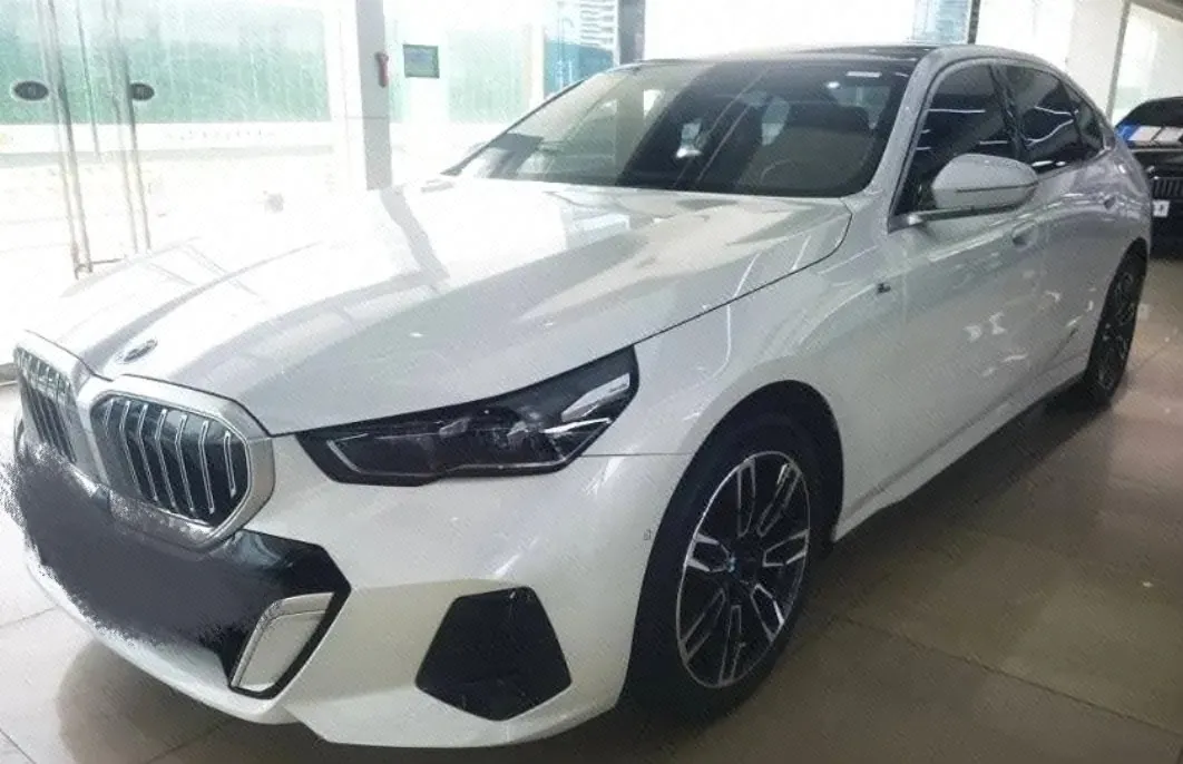 BMW 5 Series 2024 525Li 2.0T M Sports Suit Automatic Gear - View 1