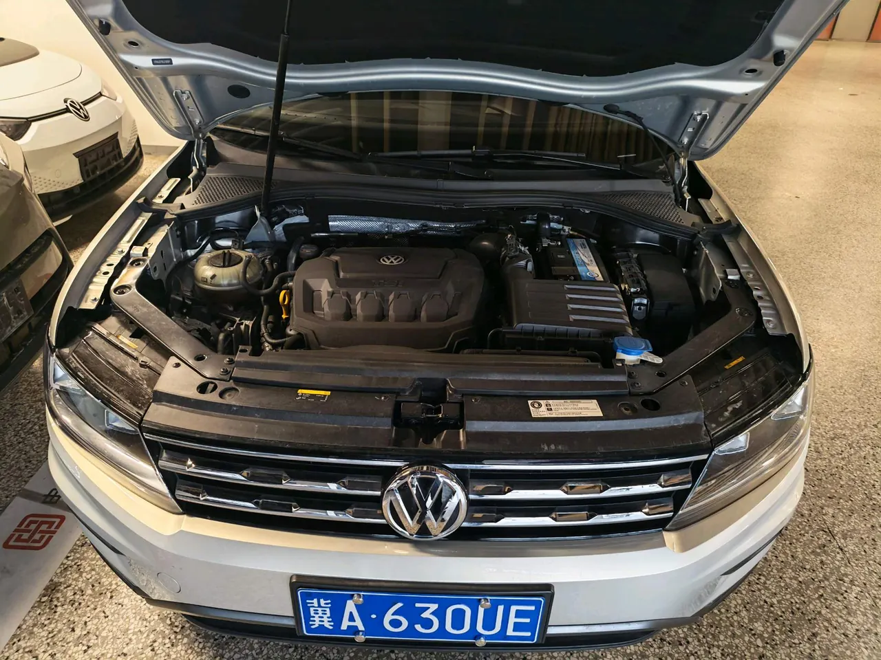 Volkswagen 2020 Tiguan L 2.0TSI 330TSI Two-Drive Fashion Edition Automatic Gear 2