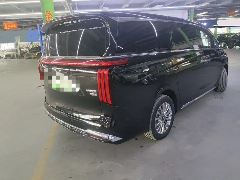 WEY 2025 VV7 Hi4 1.5T Four-Wheel-Drive Automatic Model 2