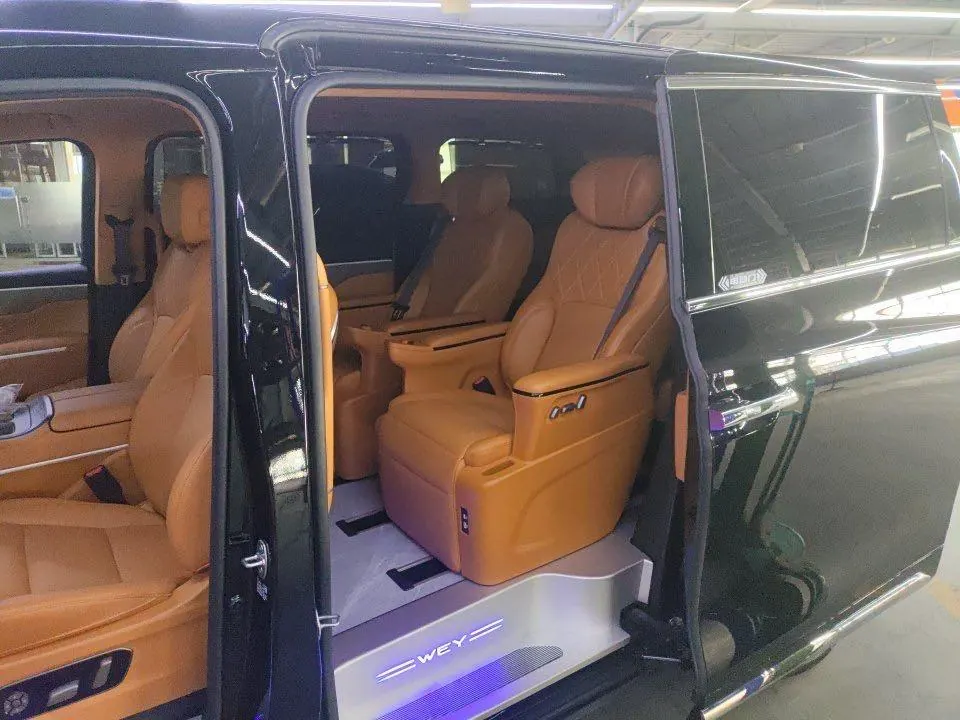 WEY 2025 VV7 Hi4 1.5T Four-Wheel-Drive Automatic Model 7