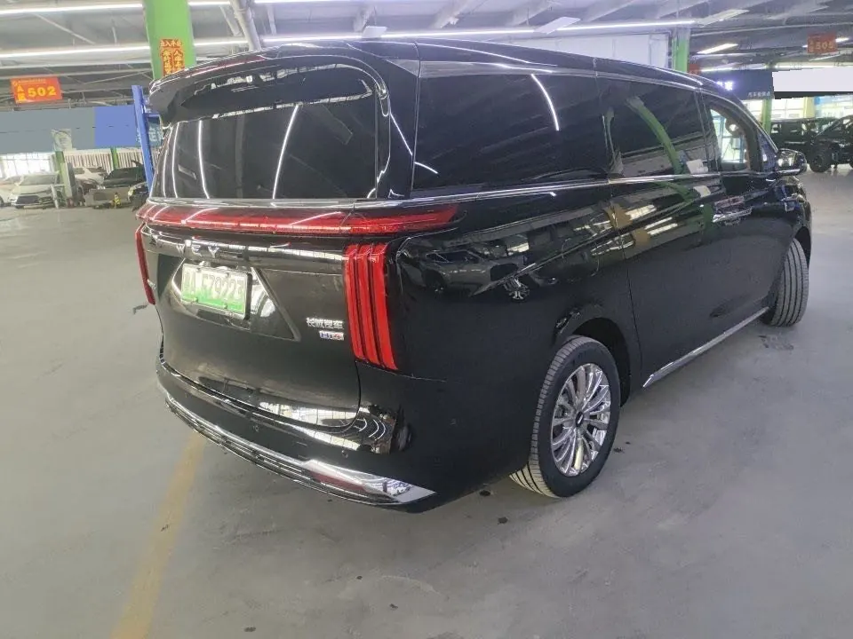 WEY 2025 VV7 Hi4 1.5T Four-Wheel-Drive Automatic Model 8
