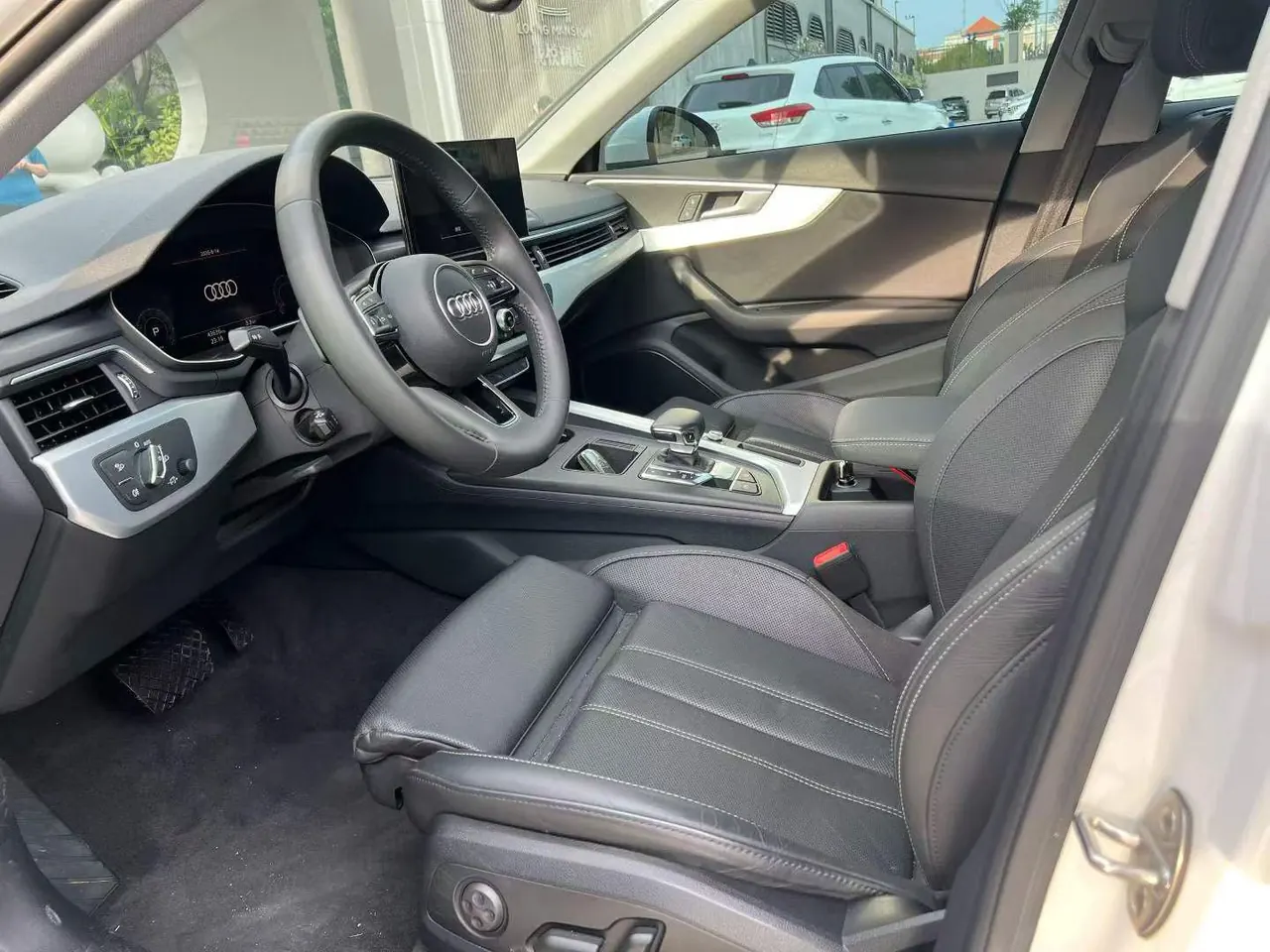 Audi 2020 A4L 2.0TFSI 40TFSI Fashion Dynamic Automatic 2
