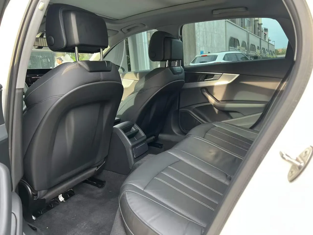 Audi 2020 A4L 2.0TFSI 40TFSI Fashion Dynamic Automatic 3