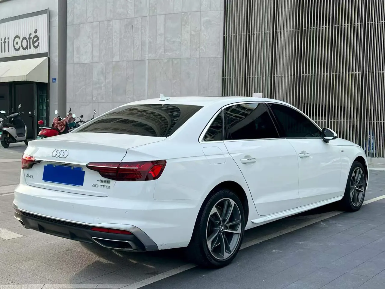 Audi 2020 A4L 2.0TFSI 40TFSI Fashion Dynamic Automatic 5
