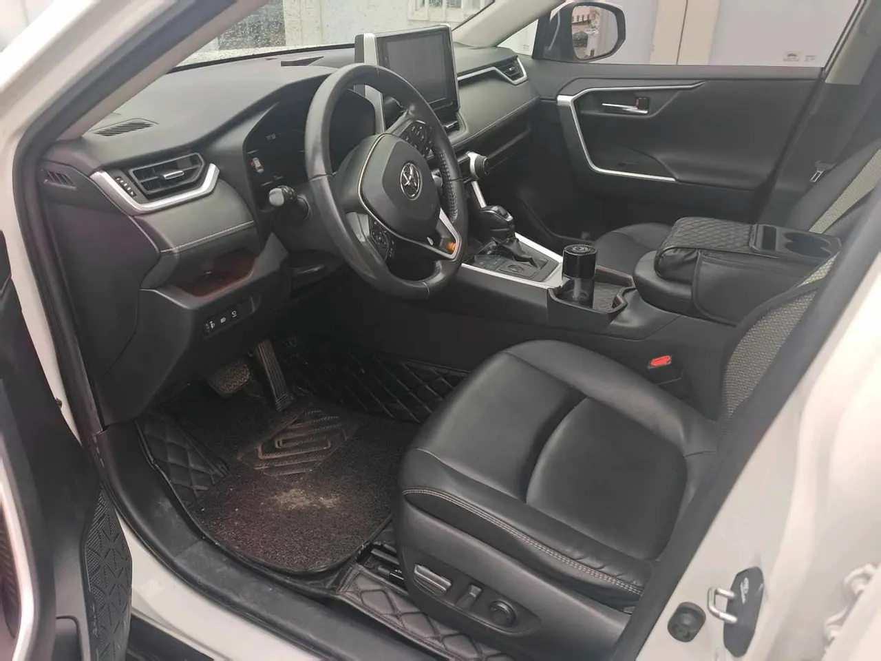 Toyota 2020 RAV4 Rongbo 2.0 Stepless Two-Drive Premium Edition Automatic Gear 3