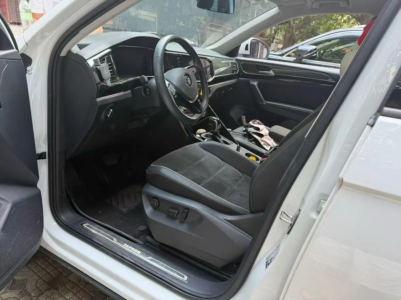 Volkswagen 2020 Tanyue 2.0TSI 330TSI Two-Drive Deluxe Zhilian Edition Pro Automatic Gear 3