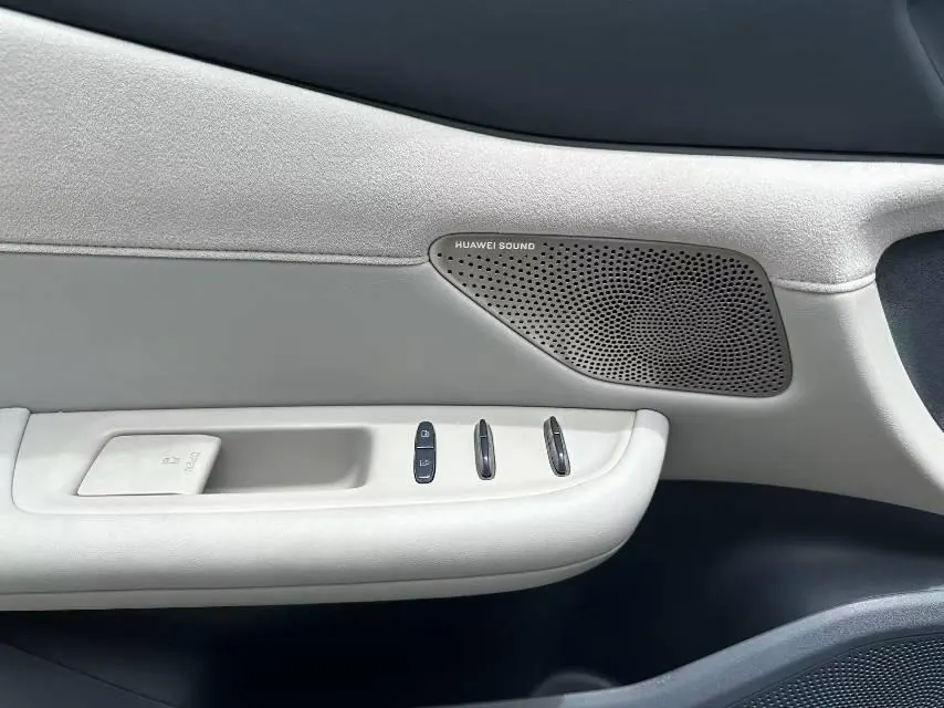 Nissan 2026 Teana 2.0T Stepless Hongmeng Cockpit Flagship Automatic Gear 5