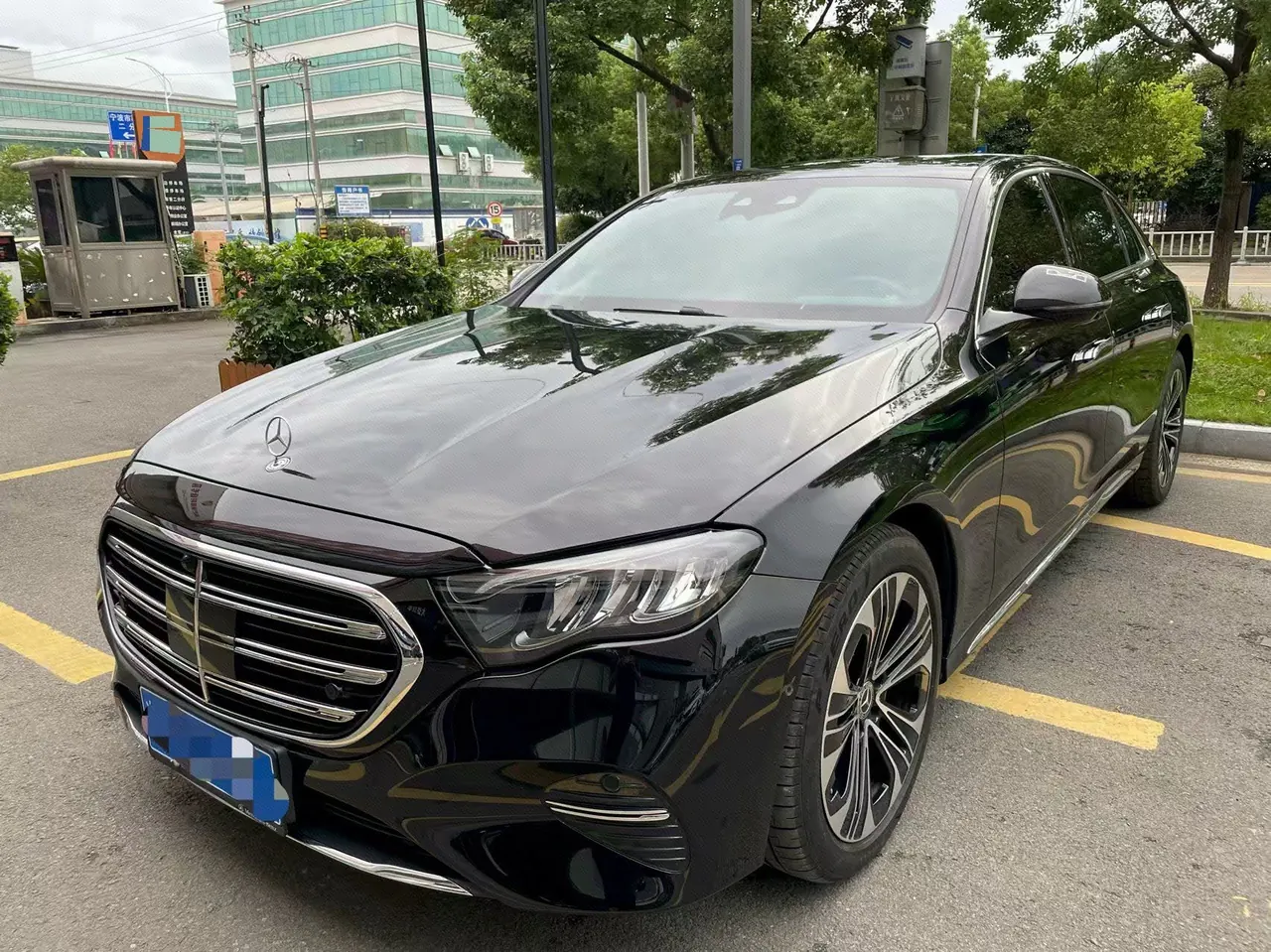 Open image lightbox: Mercedes Benz E Class 2025 E 300 L 48V 2.0T Luxury Automatic Gear