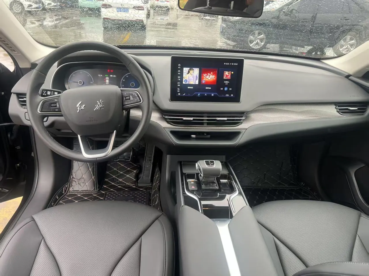 HongQi 2022 E-QM 5 431km Charging Enjoy Edition Automatic Gear 4