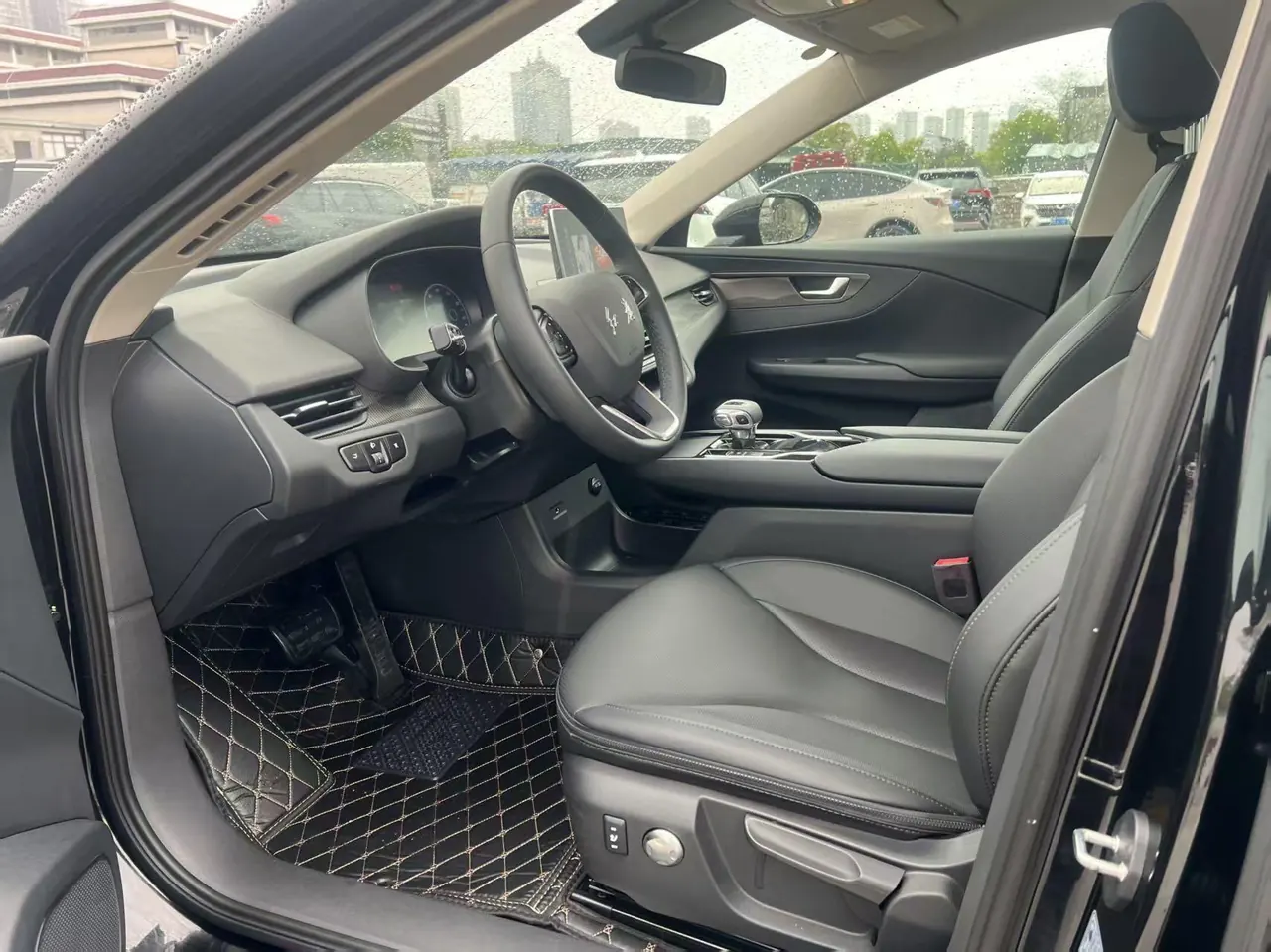 HongQi 2022 E-QM 5 431km Charging Enjoy Edition Automatic Gear 6