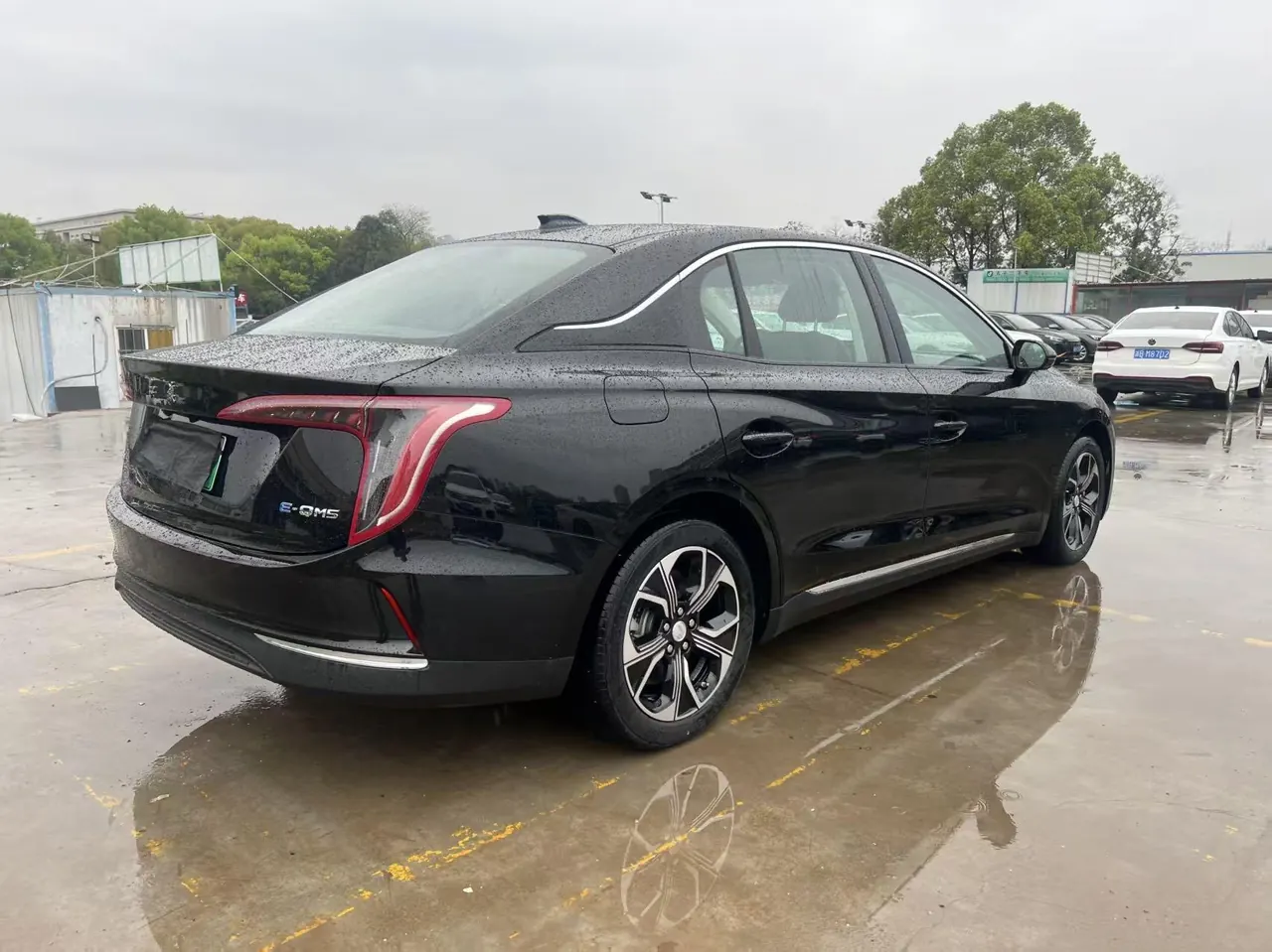 HongQi 2022 E-QM 5 431km Charging Enjoy Edition Automatic Gear 7