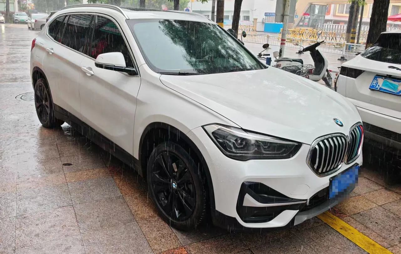 BMW 2020 X1 sDrive20Li 1.5T fashion automatic gear 2
