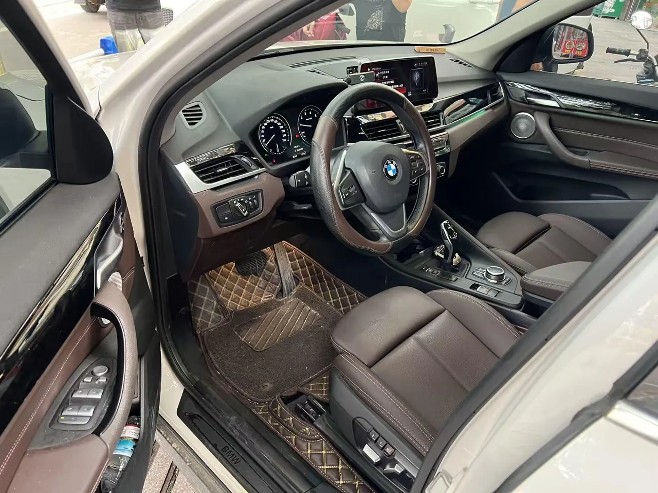 BMW 2020 X1 sDrive20Li 1.5T fashion automatic gear 3