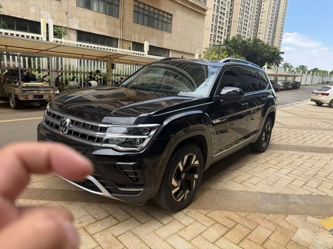 Open image lightbox: Volkswagen 2022 Tuang 2.0TSI 380TSI 4WD Respect Deluxe Automatic Transmission