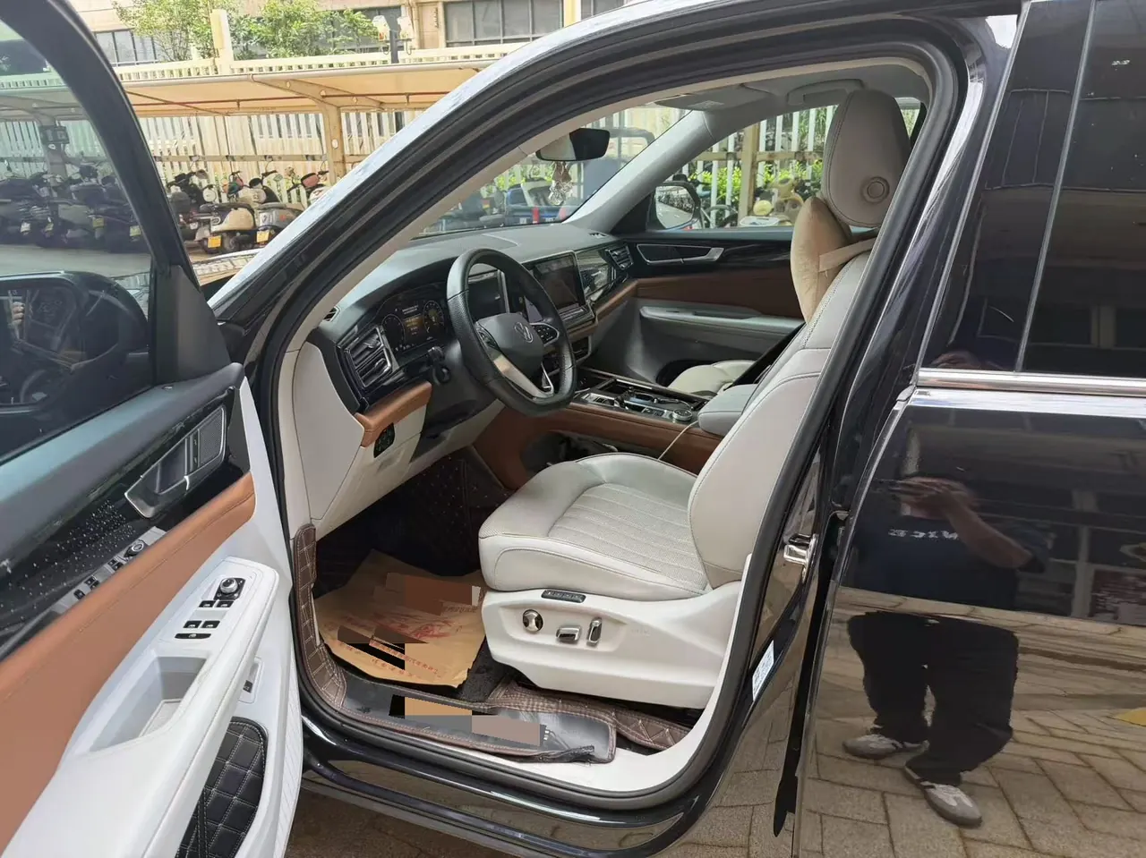 Volkswagen 2022 Tuang 2.0TSI 380TSI 4WD Respect Deluxe Automatic Transmission 3