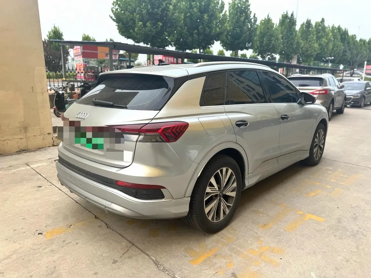 Audi 2024 Q4 e-tron 40 Creation Edition Automatic Gear 4