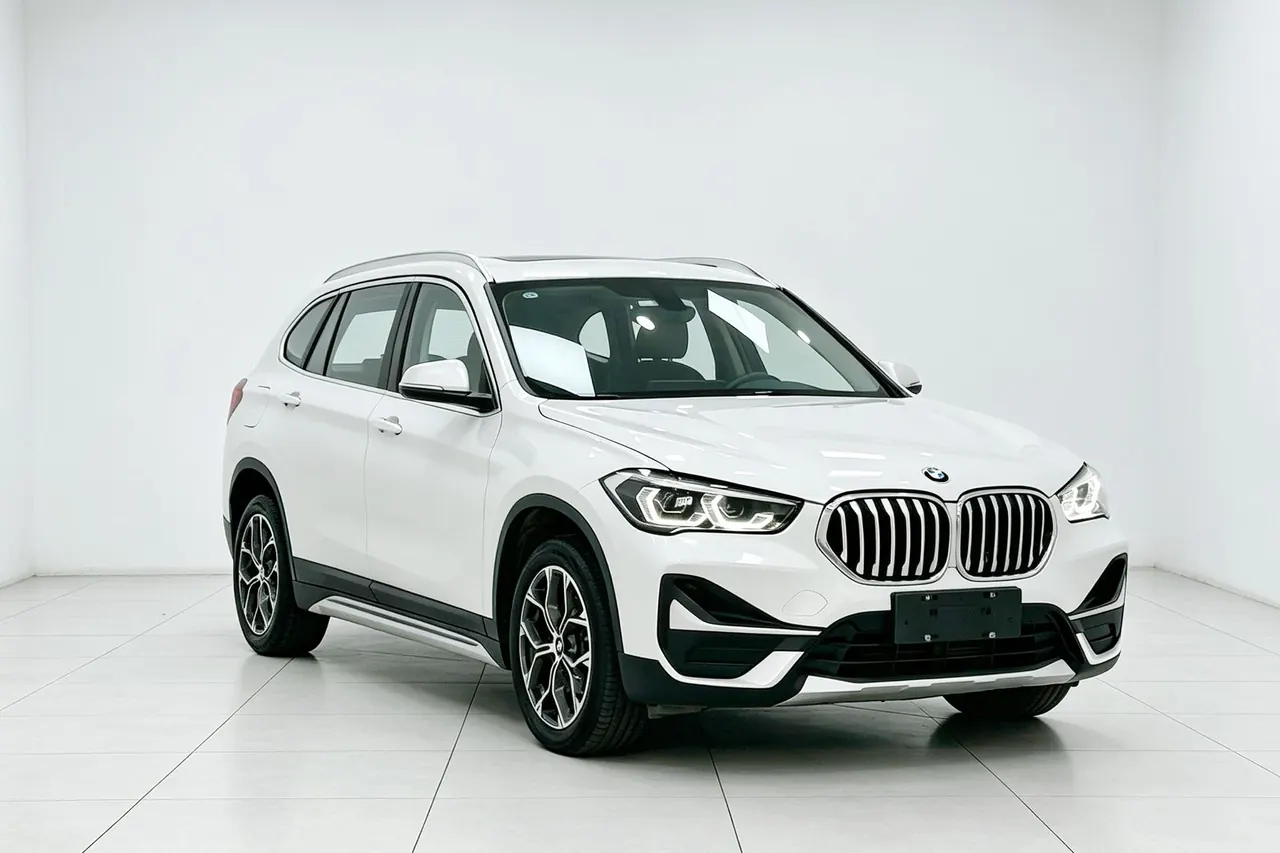 BMW 2022 X1 sDrive20Li 1.5T fashion automatic gear 3