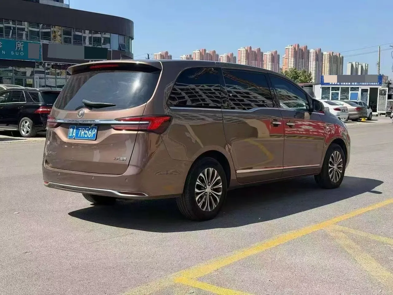 Buick 2020 GL8 Land Business Class 2.0T 652T Luxury Automatic Gear 4