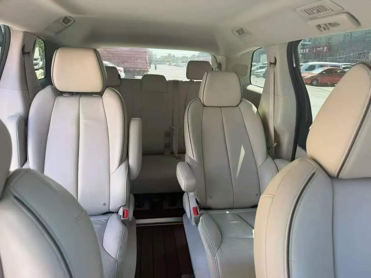 Buick 2020 GL8 Land Business Class 2.0T 652T Luxury Automatic Gear 5