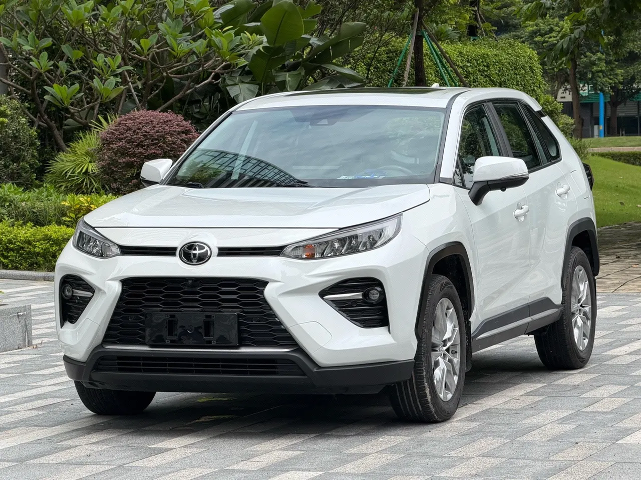 Toyota 2020 Willanda 2.0 Stepless Two-Drive Deluxe Automatic Gear - View 1
