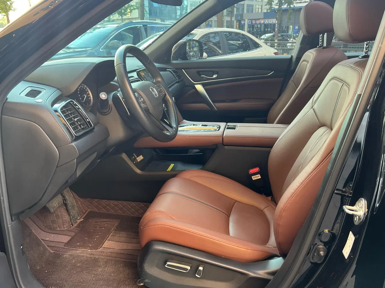 Honda 2020 UR-V 2.0T 370TURBO two-drive elegant version of automatic gear 2