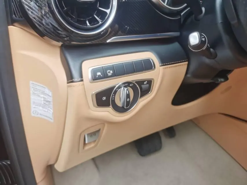 Mercedes Benz V 2022V 260 L 2.0T Deluxe Edition Automatic Gear 12