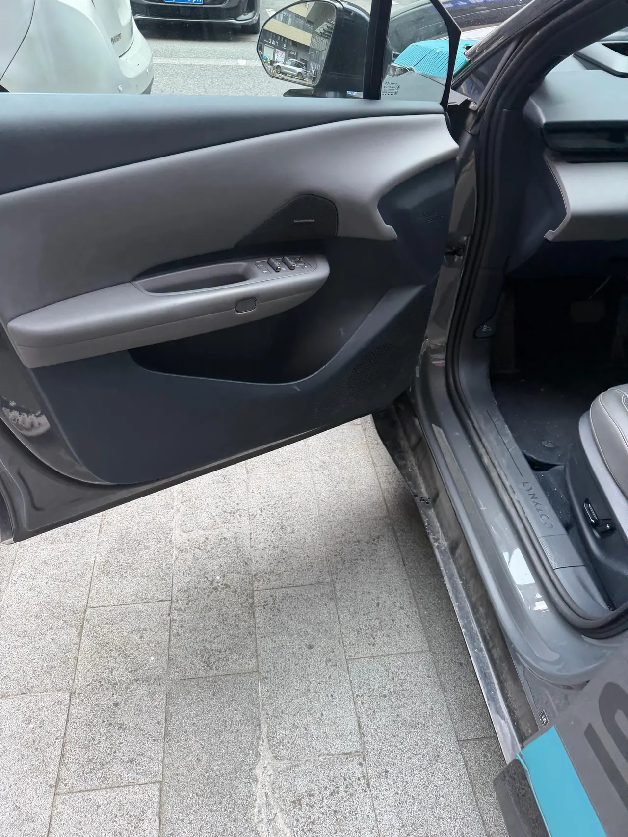 LYNK&amp;CO 2025 LYNK&amp;CO Z 20 530km Rear Drive Max Automatic 14