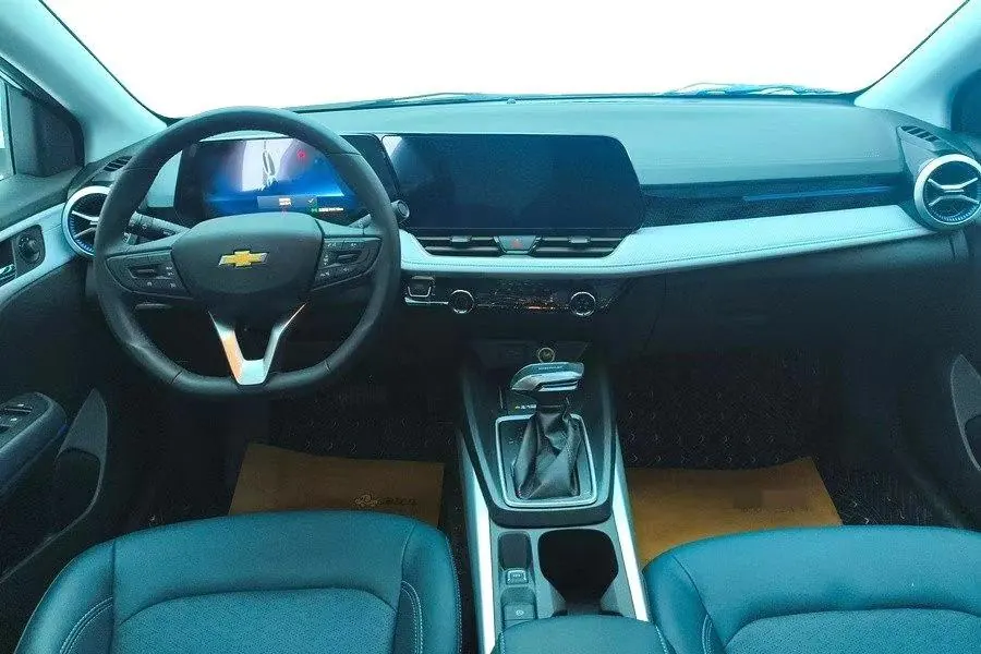 Chevrolet 2024 Cruze 1.5 Pleasant Edition Automatic Gear 3