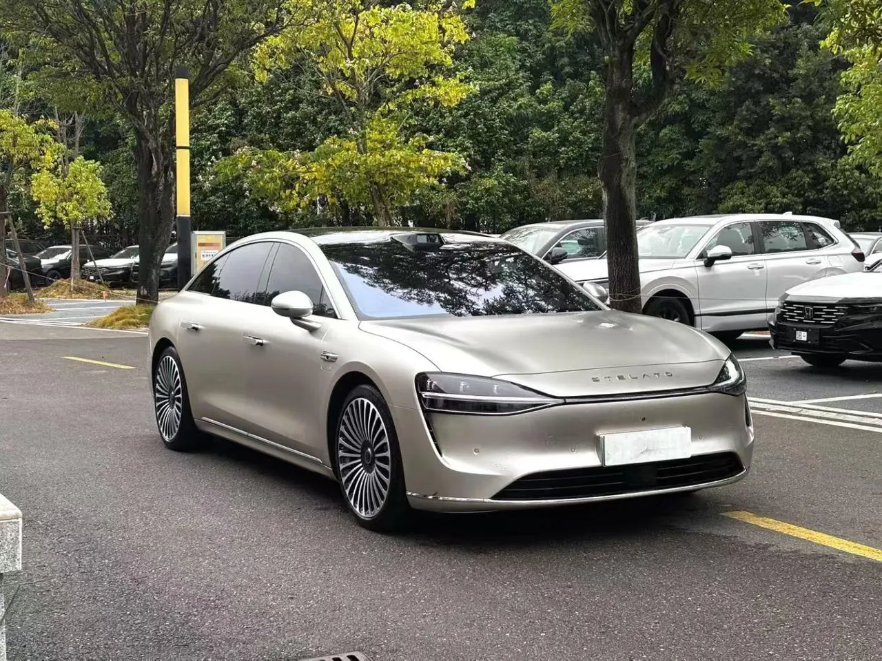 Luxeed 2024 S9 Ultra 4-wheel drive flagship automatic gear 3