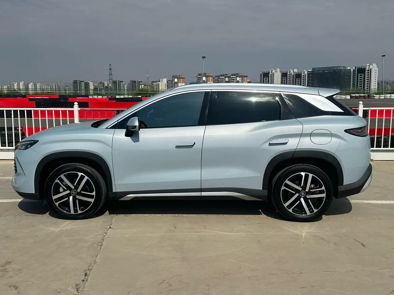 BYD 2024 Song L DM-i 1.5 Stepless 112km Leading Automatic Gear 10
