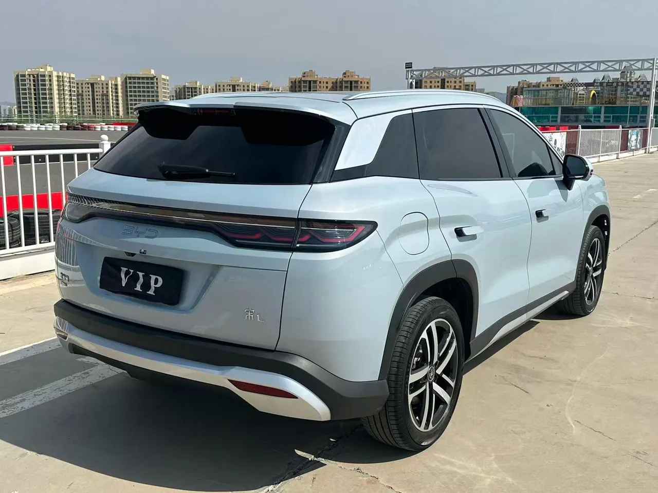 BYD 2024 Song L DM-i 1.5 Stepless 112km Leading Automatic Gear 12
