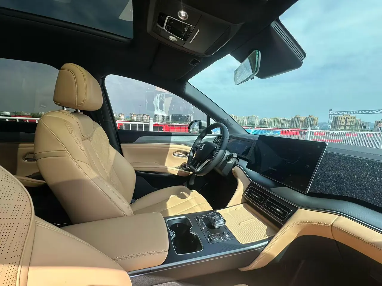 BYD 2024 Song L DM-i 1.5 Stepless 112km Leading Automatic Gear 3