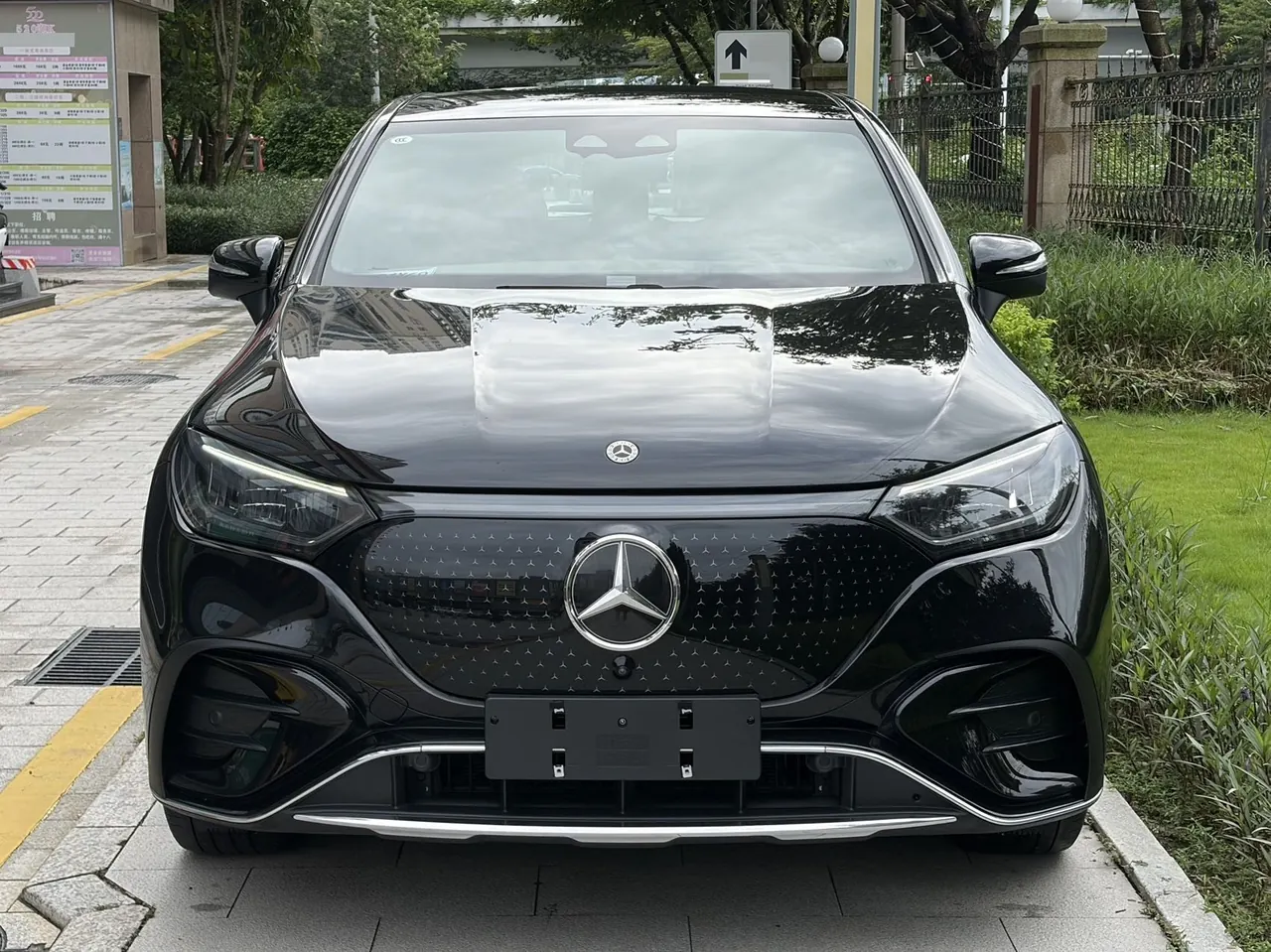 Mercedes Benz 2024 EQE SUV 500 4MATIC EQE SUV 500 4MATIC Deluxe Edition Automatic 2