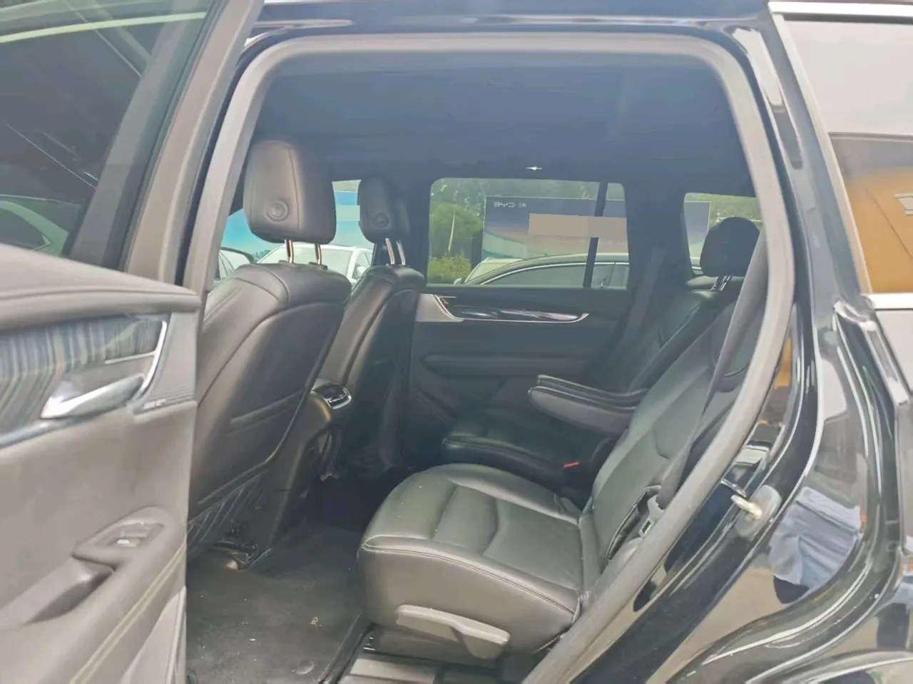 Cadillac 2022 XT6 48V 2.0T 6-seat four-wheel drive luxury automatic gear 3