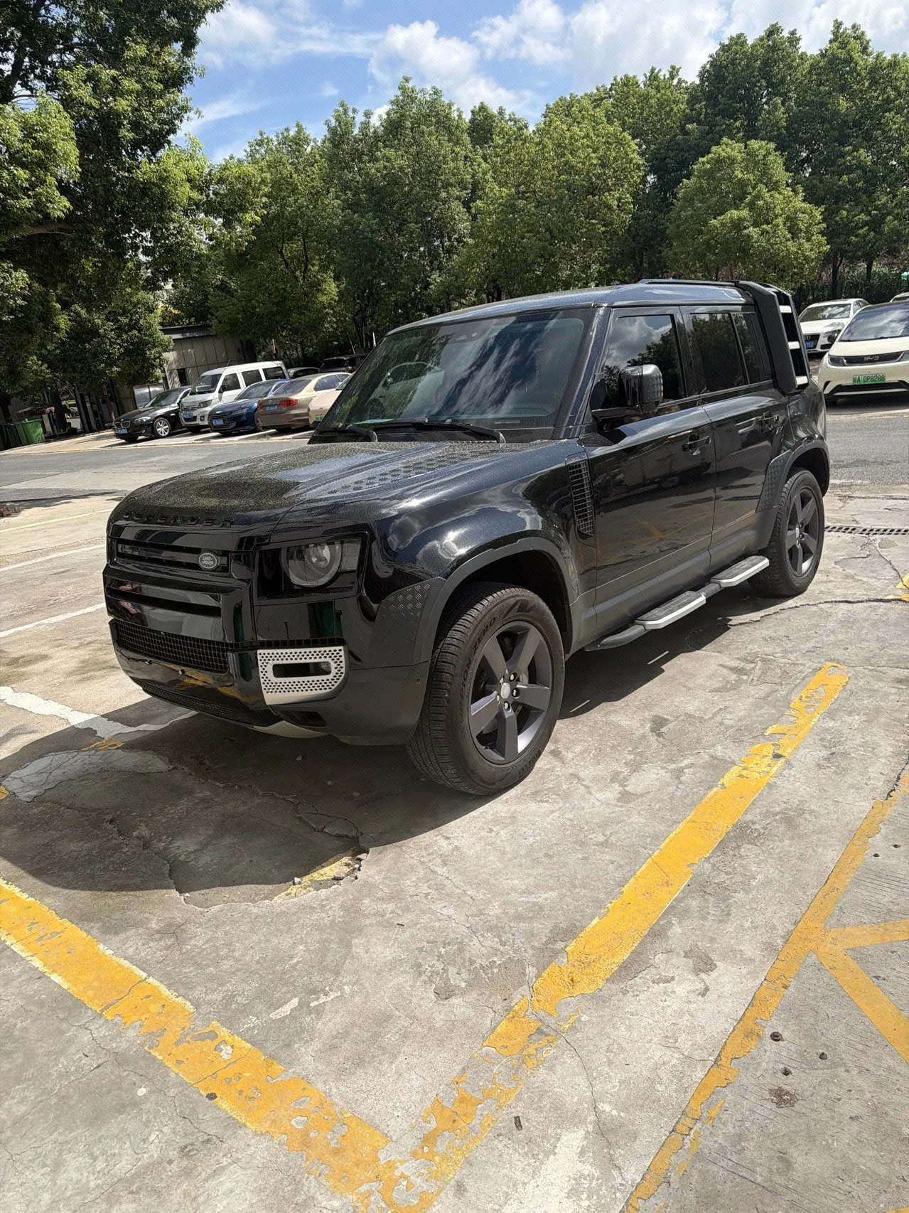 打开图片灯箱:Land Rover Guard (Imported) 2021 Guard 110 48V 3.0T P400 Diablo Special Edition Automatic Gear