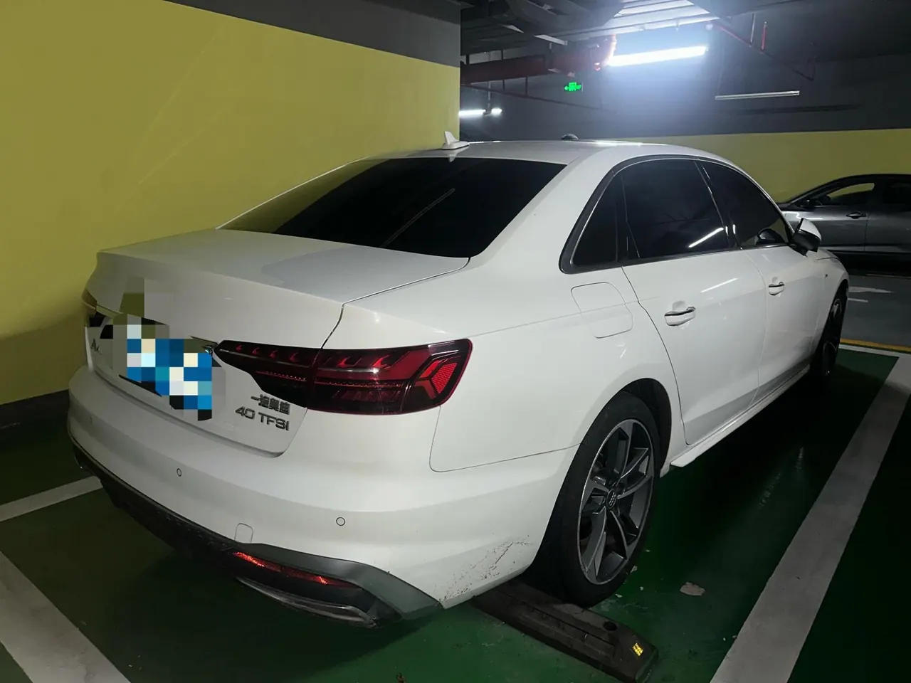 Audi 2020 A4L 2.0TFSI 40TFSI Fashion Dynamic Automatic 2