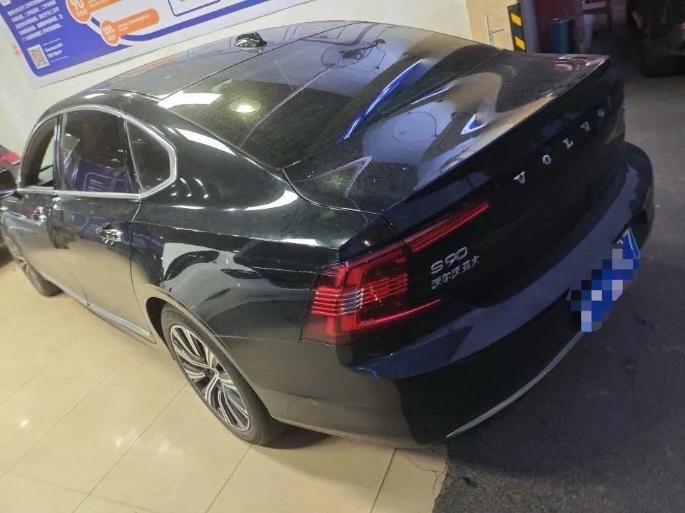Volvo 2021 S90 48V 2.0T B5 Zhiyuan Deluxe Edition Automatic Gear 4
