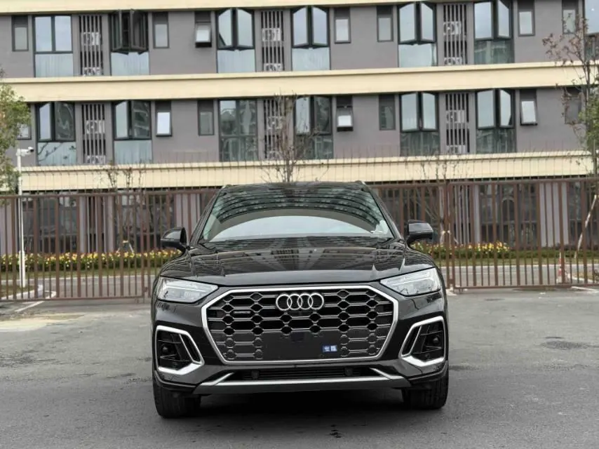 Audi 2023 Q5L 2.0TFSI 45TFSI luxury dynamic automatic transmission 2