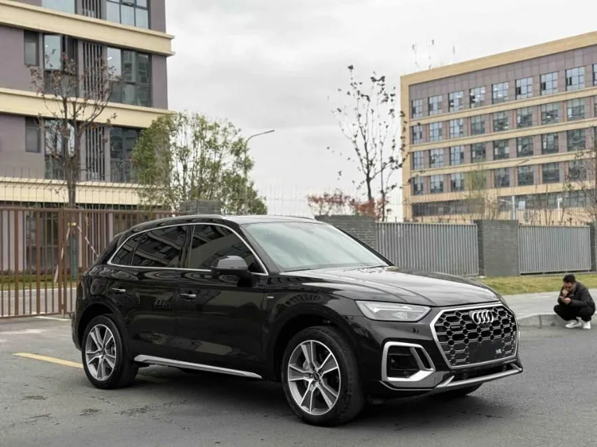 Audi 2023 Q5L 2.0TFSI 45TFSI luxury dynamic automatic transmission 3