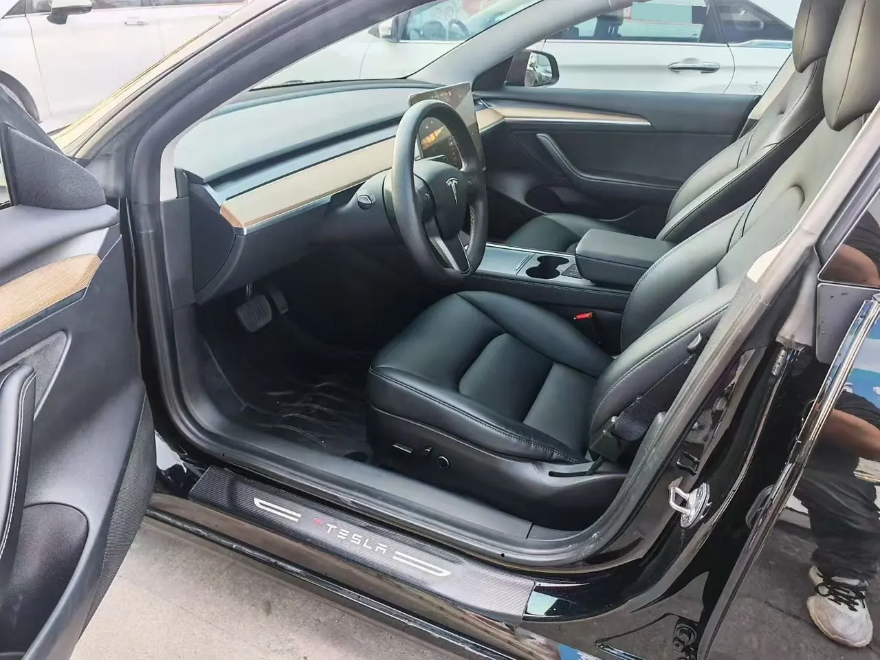 Tesla 2022 Model 3 rear-wheel drive version of automatic transmission 4