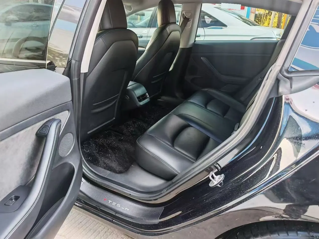 Tesla 2022 Model 3 rear-wheel drive version of automatic transmission 5