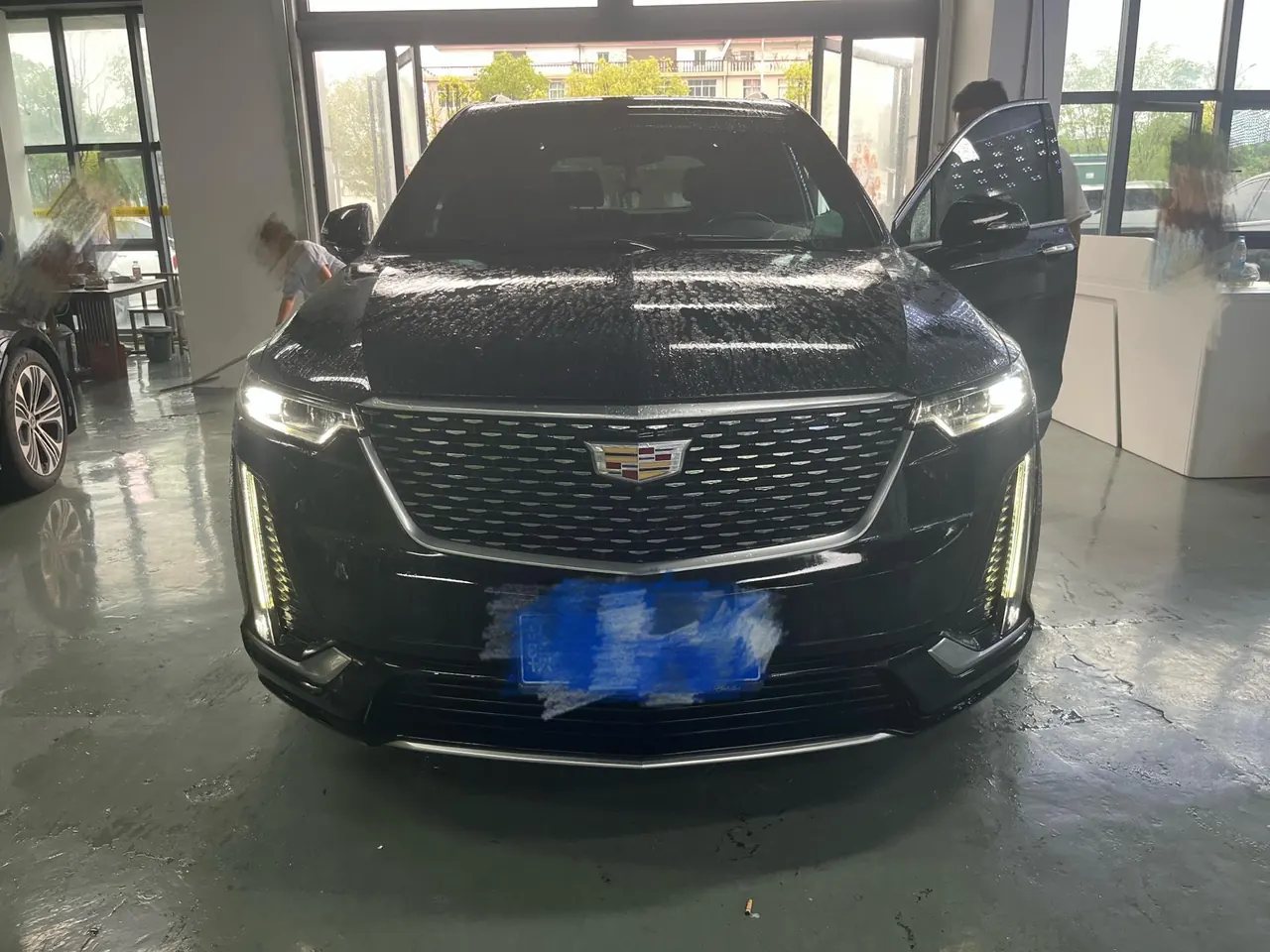 Cadillac 2022 XT6 48V 2.0T 7 two-wheel drive luxury automatic gear 2