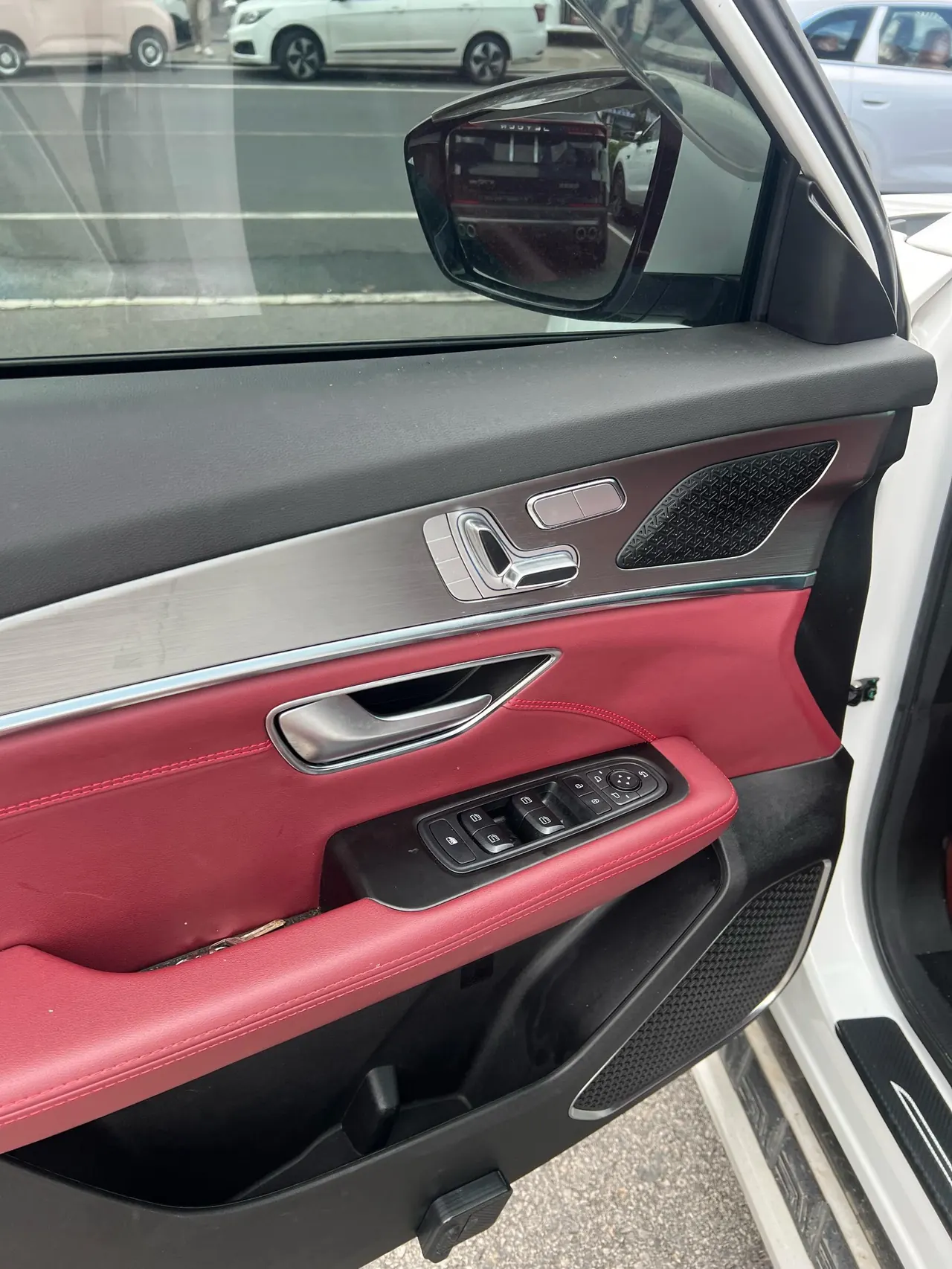 Jetour 2024 X70 PLUS 1.5T Champion Edition MAX5 Automatic Gear 4
