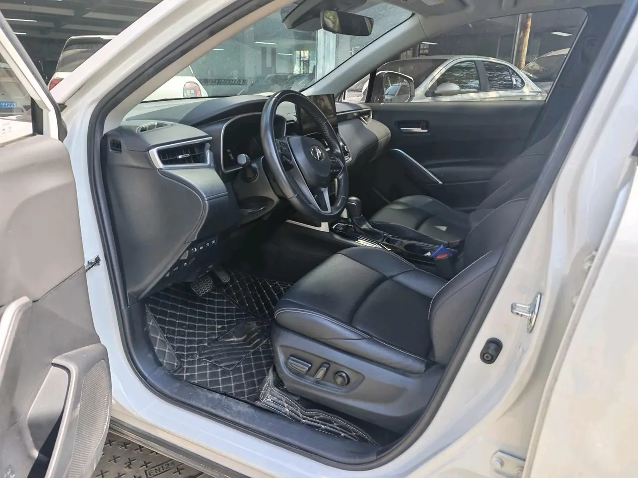 Toyota 2023 Fenglanda Shuangqing 2.0 Stepless Intelligent Electric Hybrid Premium Edition Automatic Gear 4