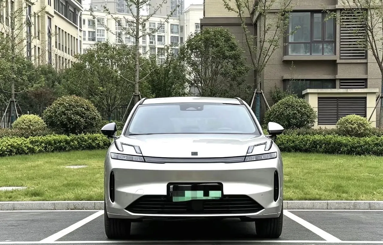 LYNK&amp;CO 2023 LYNK&amp;CO 08 EM-P 1.5T 120km Long Endurance Halo Automatic 2