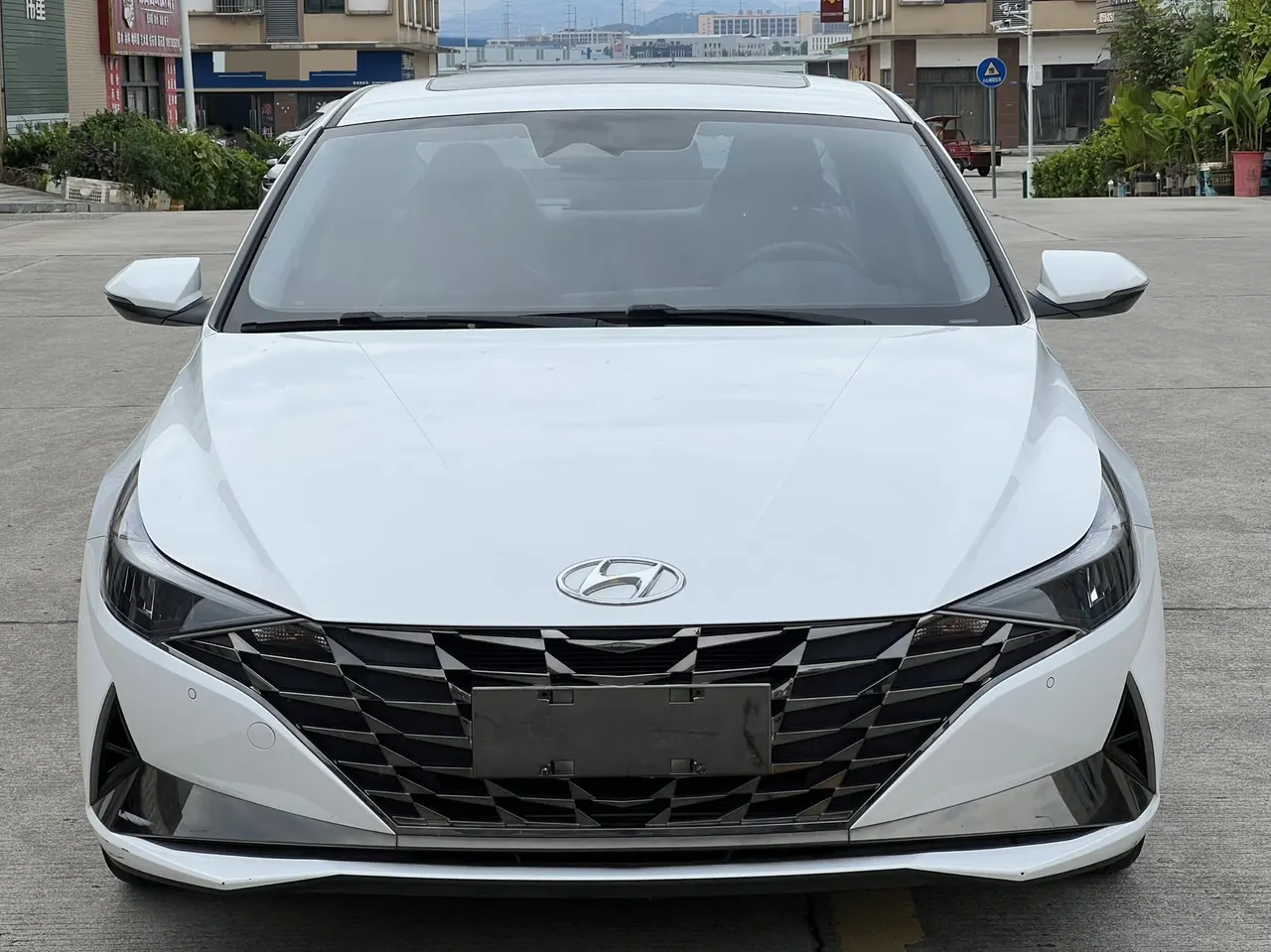 Hyundai 2022 Elantra -3-compartment 1.5 stepless LUX premium automatic gear 2